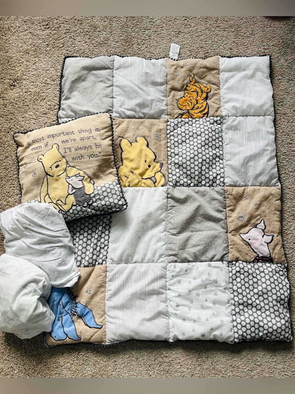 Classic Winnie-the-Pooh Nursery Bedding Set